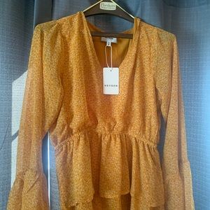 Heyson Blouse with flare sleeves size Small